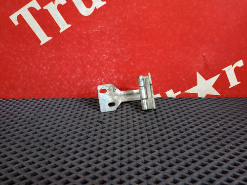 Петля крышки инструментального ящика