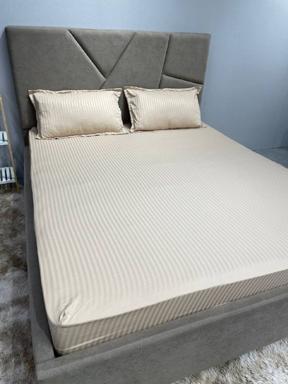 Простынь на резинке с нав 180 /200 Страйп