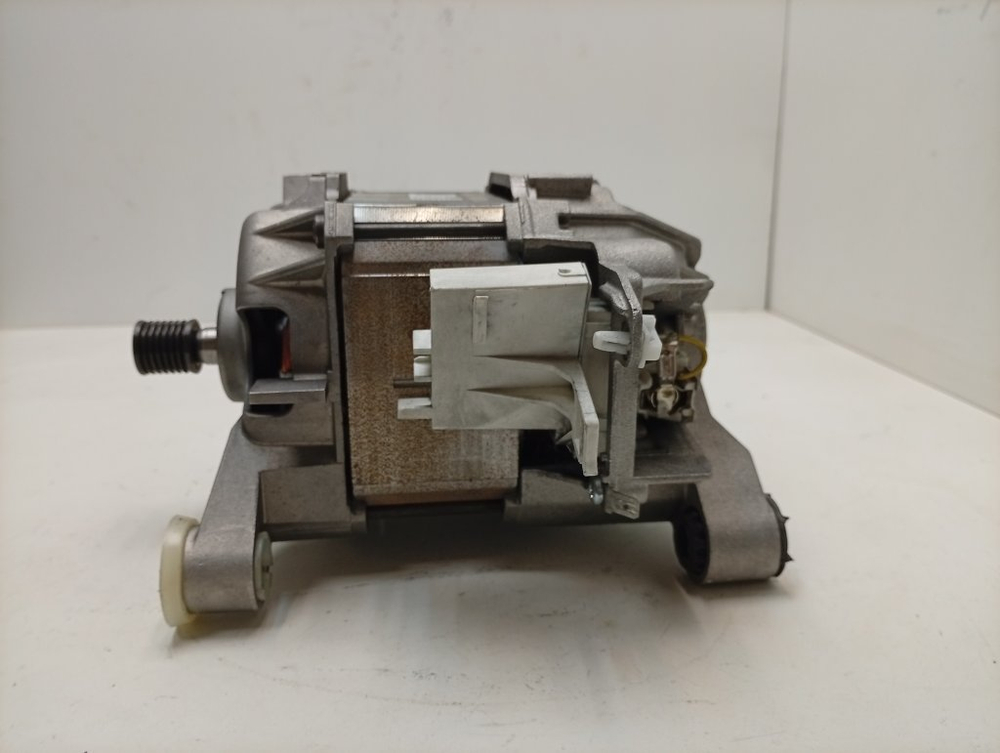 WLK24271OE/04 кт30 Двигатель для стиральной машины Bosch Siemens (7 контактов) б/у