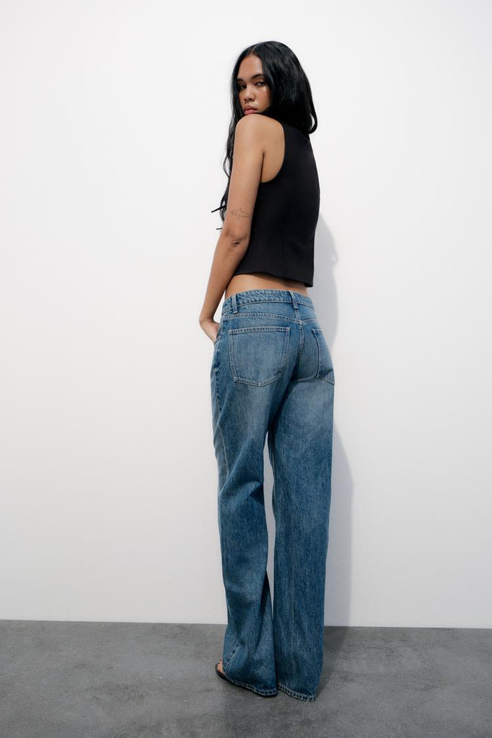 ZARA ТОП ОБЛЕГАЮЩЕГО КРОЯ С ЗАВЯЗКАМИ, ЧЕРНЫЙ