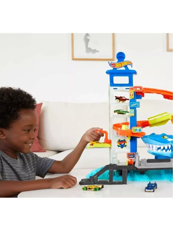 Автотрек Хот Вилс Трек трасса Атака акулы HDP06 с машинкой