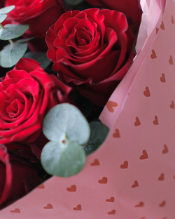 Романтичный моно из 11 красных роз Эксплорер
