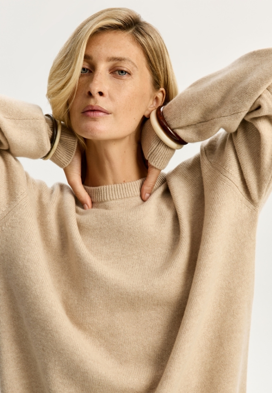 Свитер нежная классика