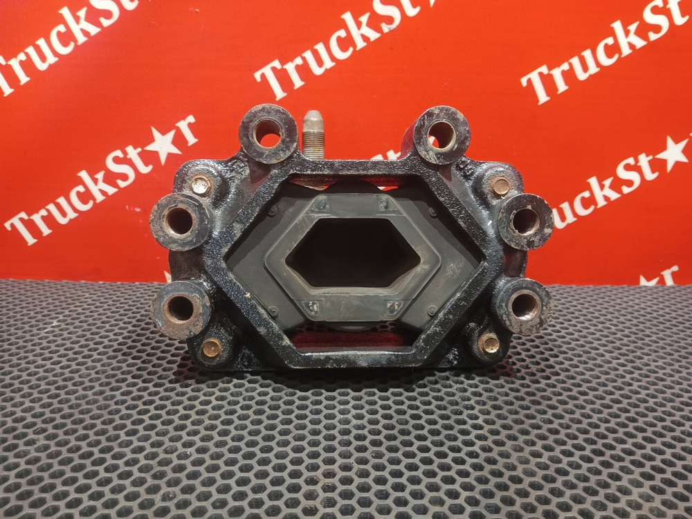 Подушка двигателя 2020г