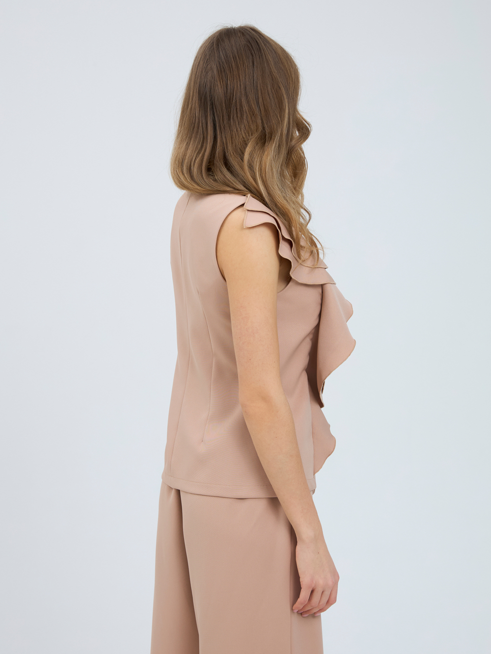 Костюм нарядный двойка брючный с жилеткой бежевый