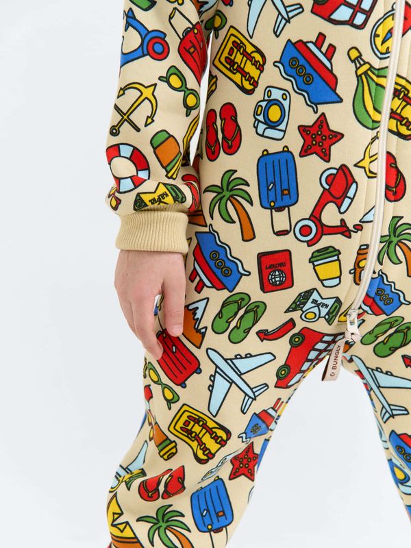 Комбинезон с клапаном и капюшоном 