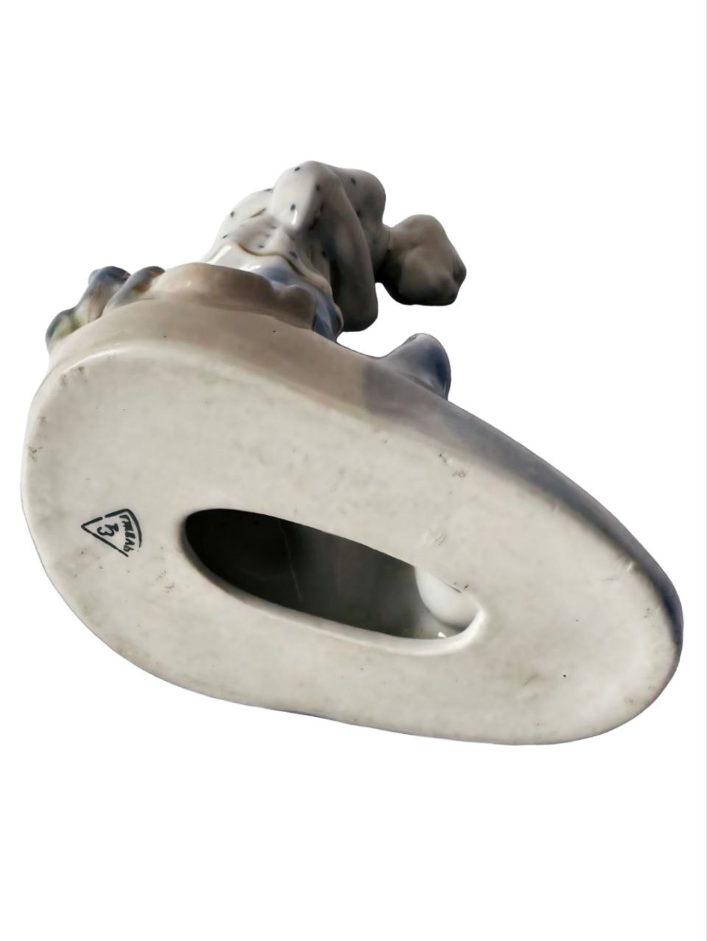 Фарфоровая статуэтка "Старик и золотая рыбка" Гжель