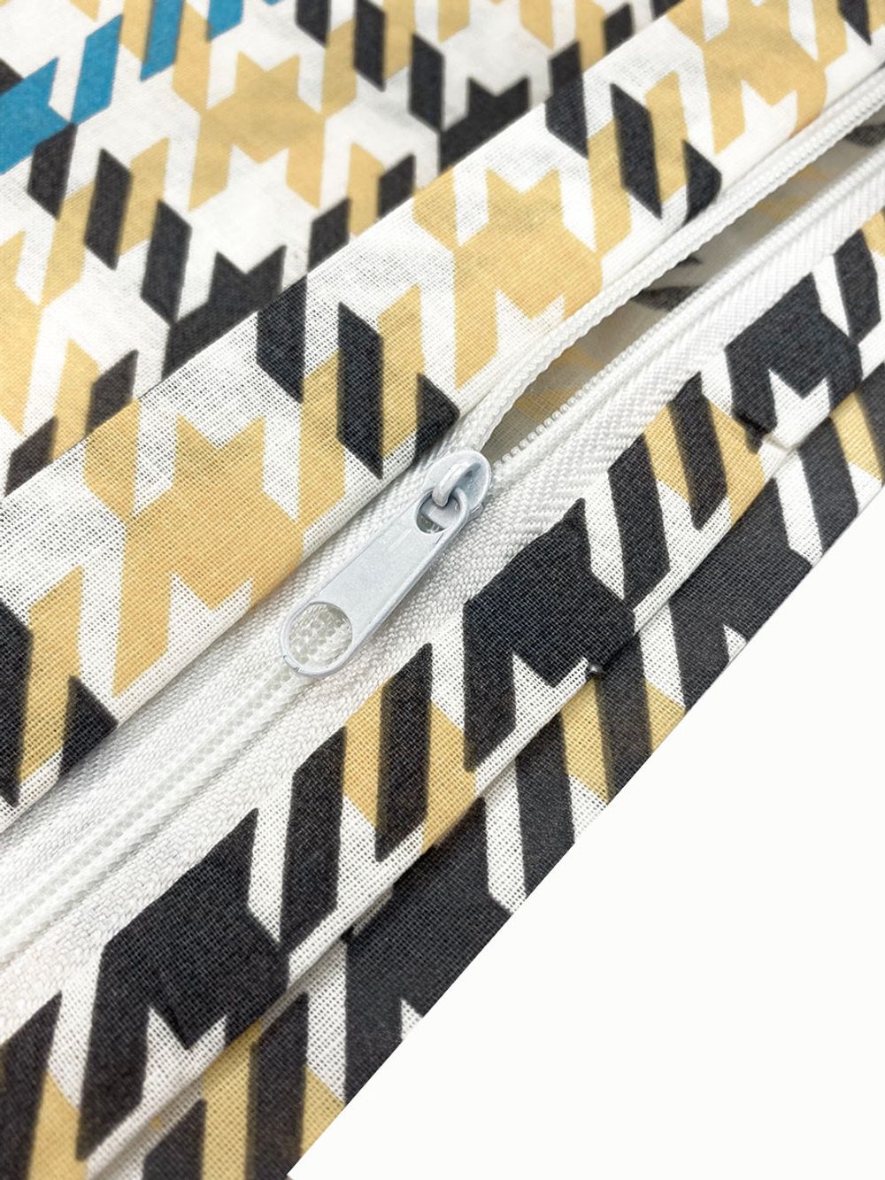 Постельное белье сатин Milky Garden "Сrow foot" 1,5-сп Наволочка 70х70 см 1 шт Простынь на резинке 90x200 см Пододеяльник 145x215 см