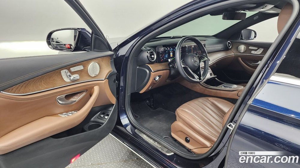 Mercedes-Benz E-Class W213 E300e 4MATIC Exclusive (03.2022)