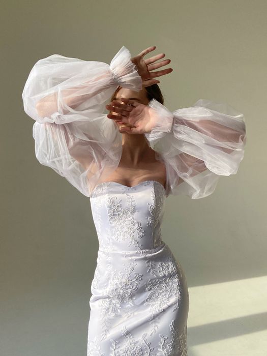 Свадебное  платье трансформер с объемными рукавыми и юбкой из фатина  (белый)