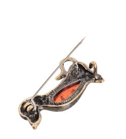 AM-2535 Брошь «Собака Таксюля» (латунь, янтарь)