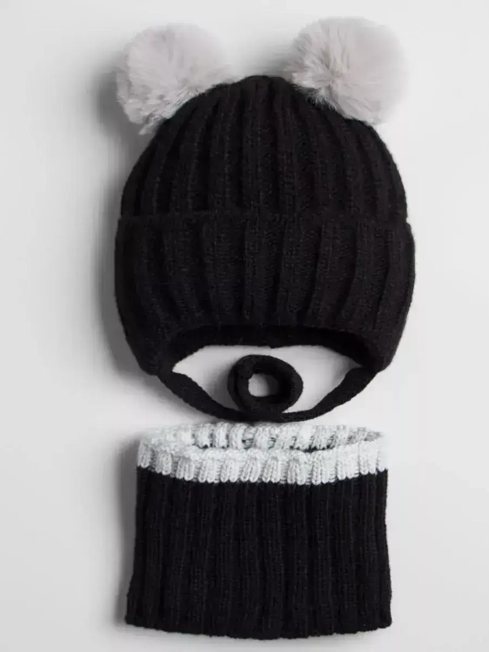 Шапка детская зимняя с помпонами и снуд