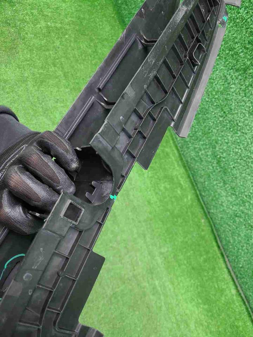 Воздуховод радиатора нижний BMW 6er G32 (20-23)