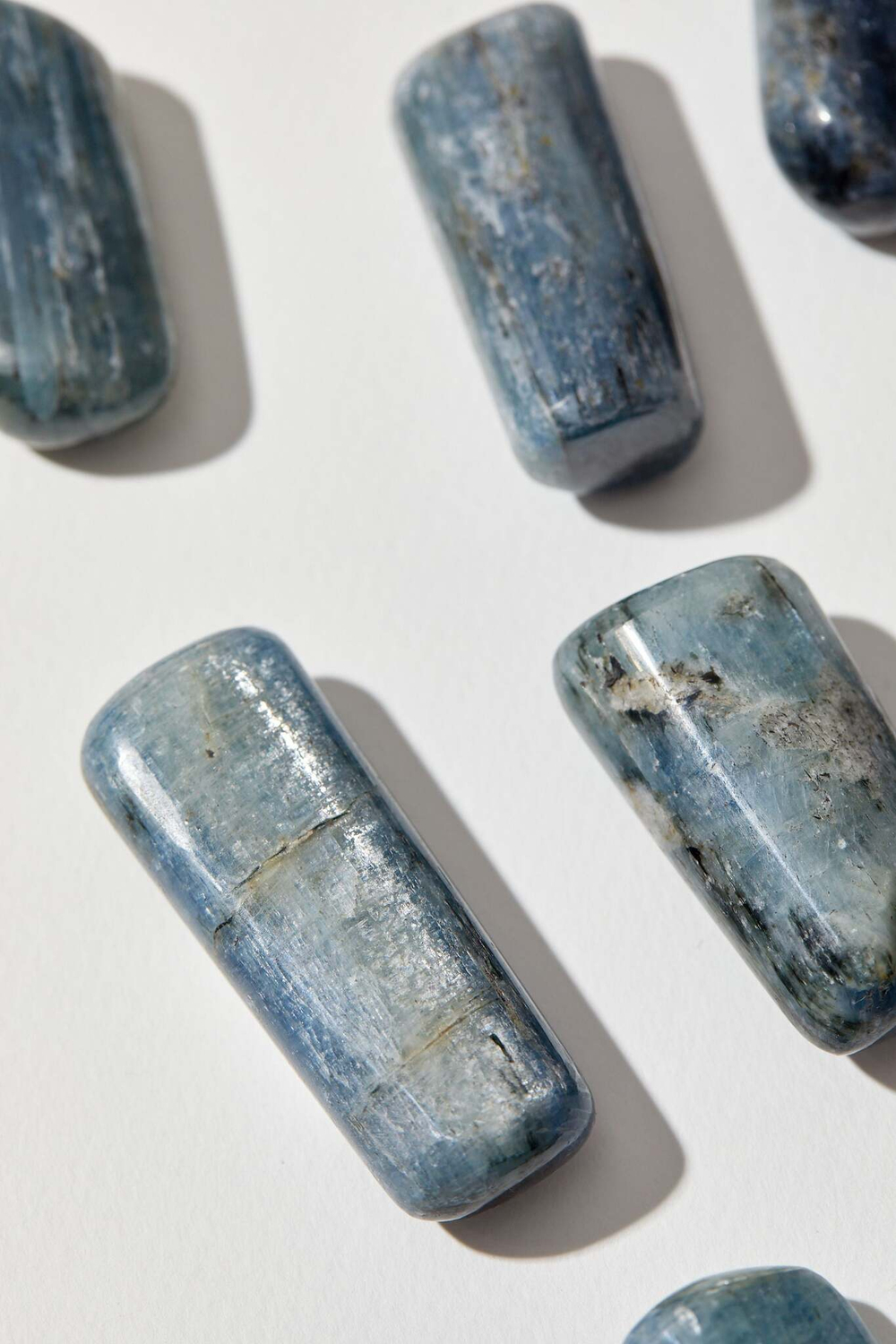 Голубой Кианит галтовка