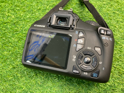 Canon 1100D kit 18-55mm IS ll 11.400 кадров