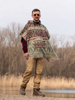 Пончо шерстяное с орнаментом