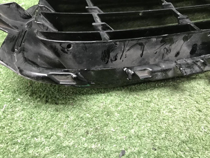 Решетка перед бампера VW Touareg 2 NF 14-18 R-Line