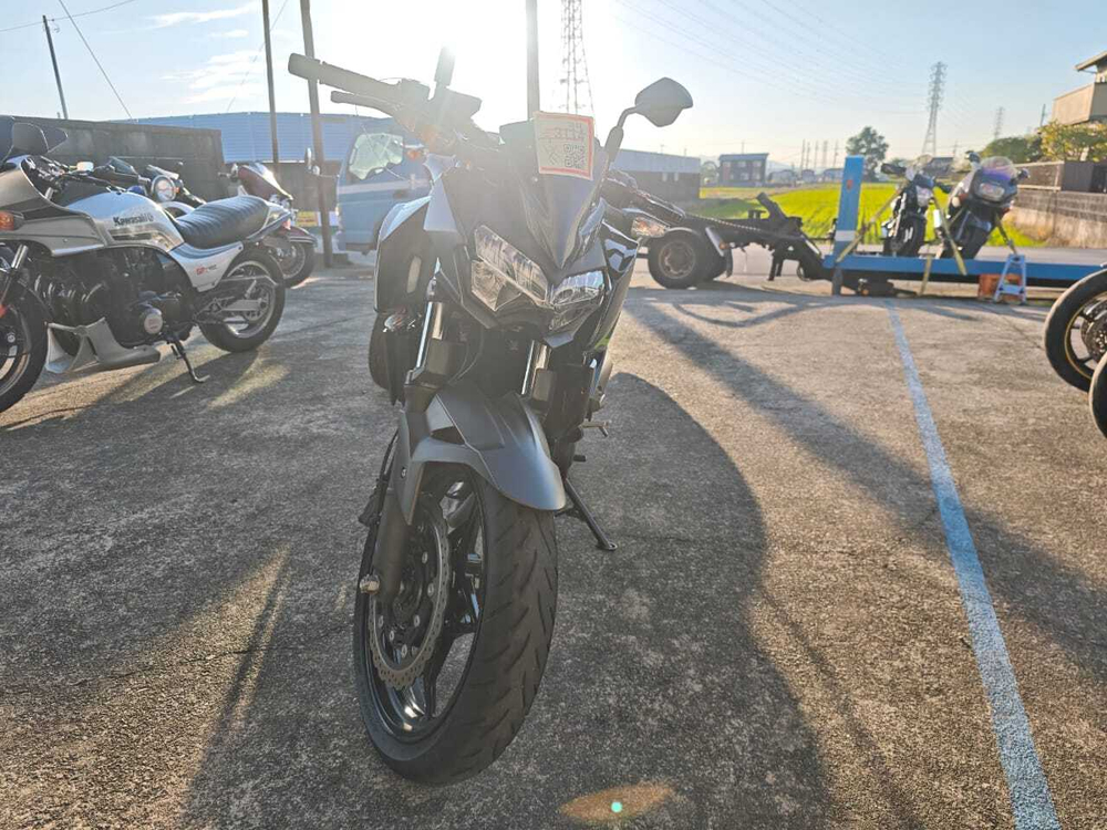Kawasaki Z400 2023