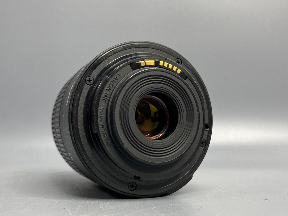 Canon EF-S 18-55mm f/3.5-5.6 III нерабочий автофокус