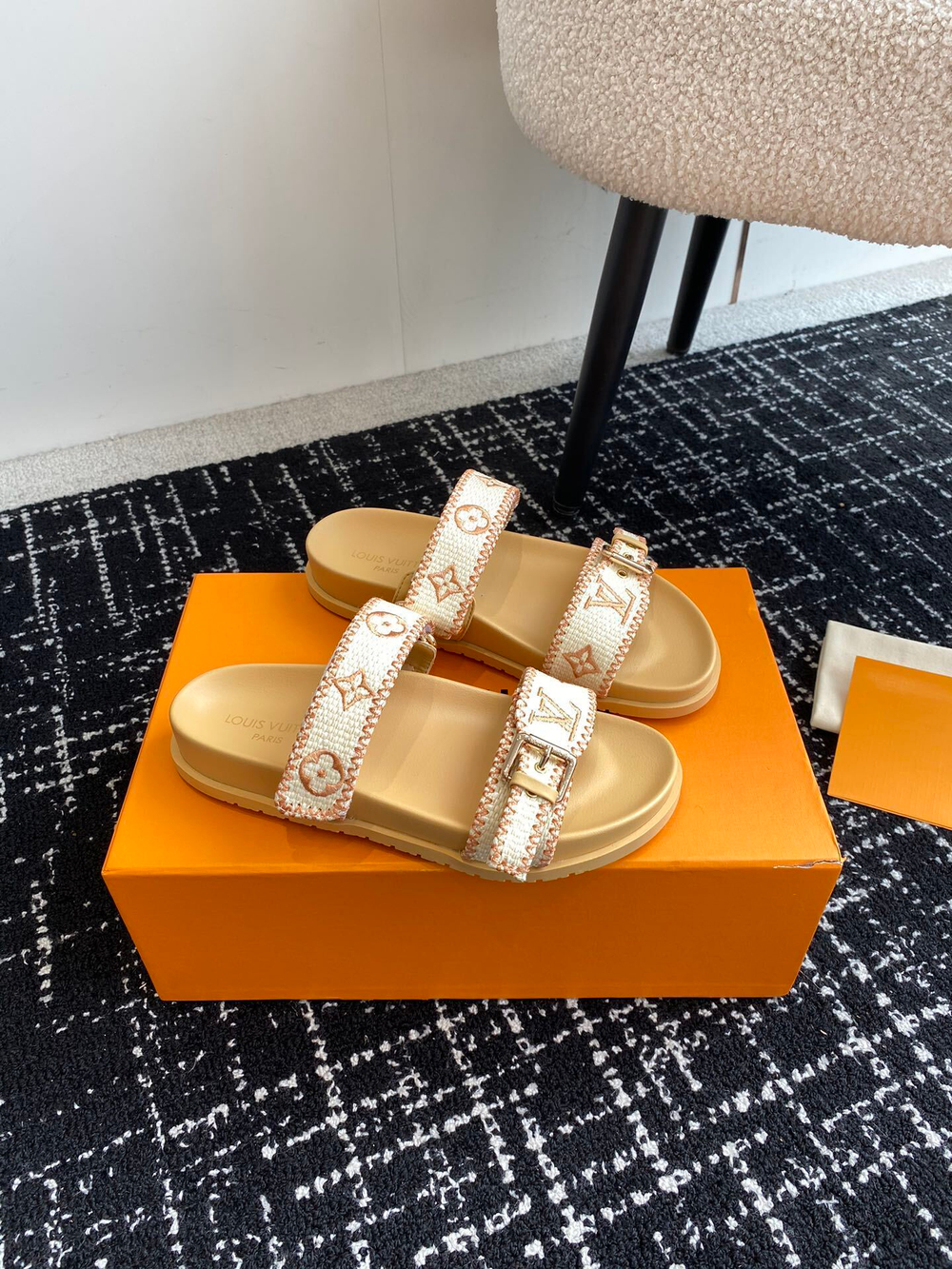 Louis Vuitton Bom Dia Flat Comfort Mule (5 colors)
