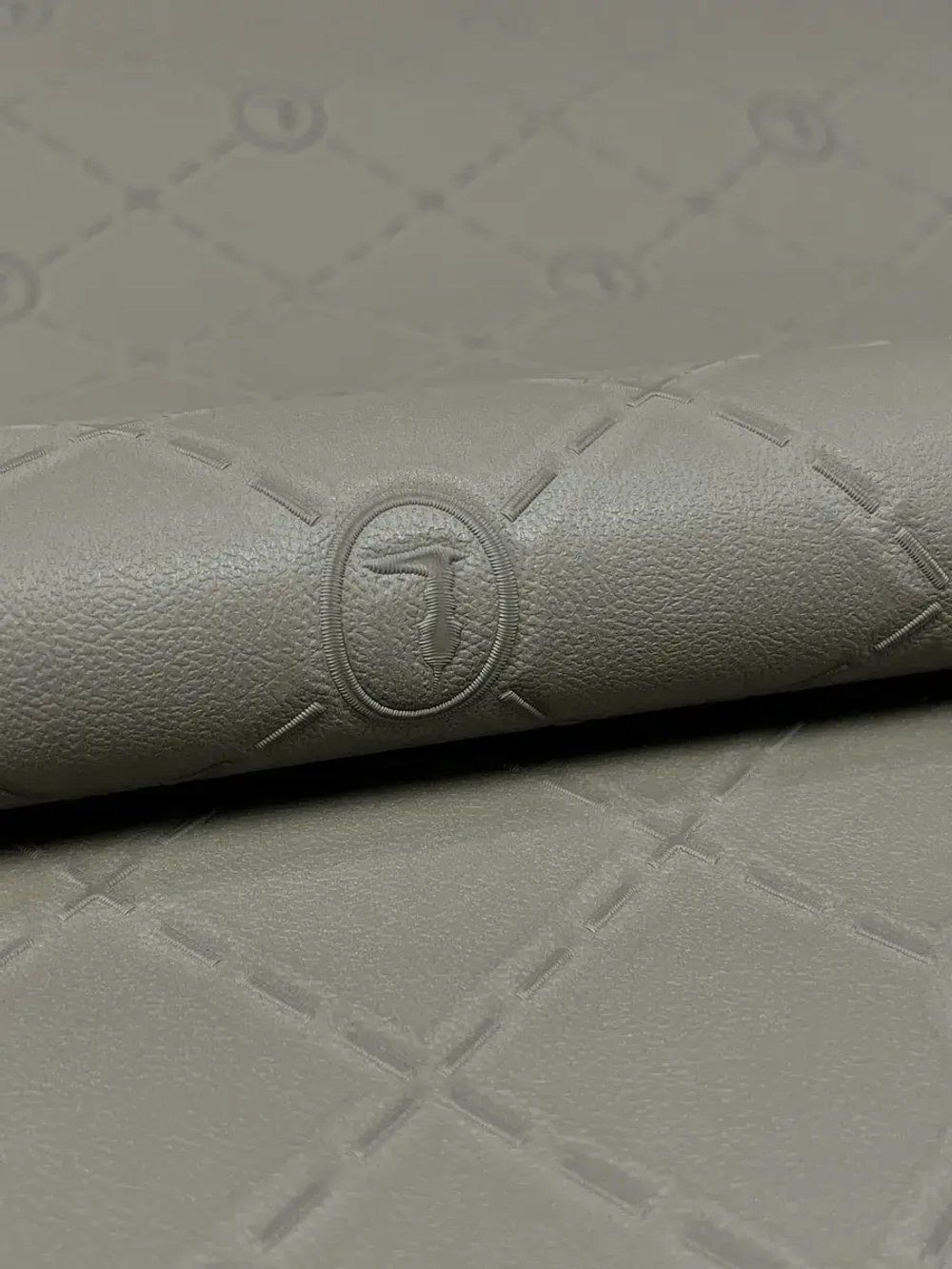 Обои флизелиновые 21859 Trussardi V Италия