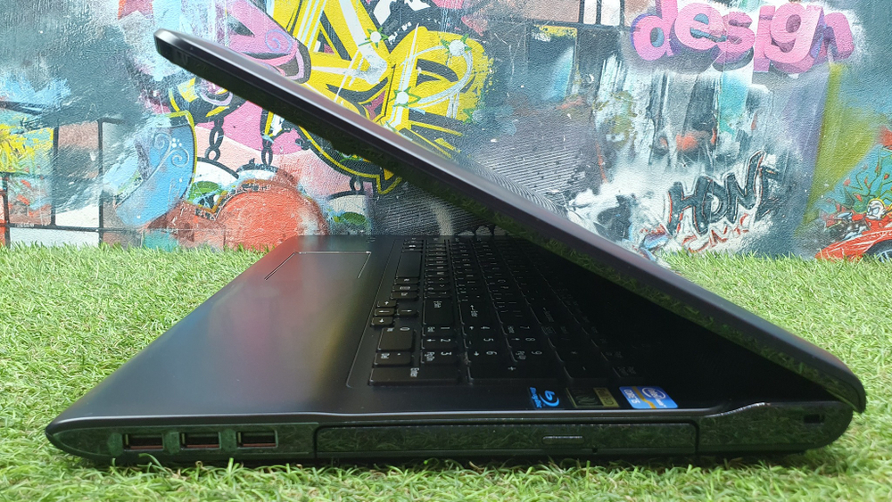 Ноутбук Sony i5/8 Gb/FHD/Sony VAIO SVE171  SVE-1712V1RB/Windows 7