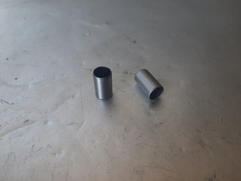 направляющая втулка головки цилиндра (пара 2 штуки) 10Х8.5Х14 китайский скутер 150 кубов 157QMJ