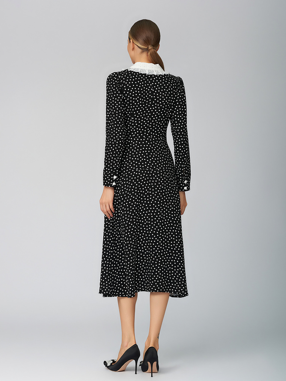 Платье миди с белым воротником в горох