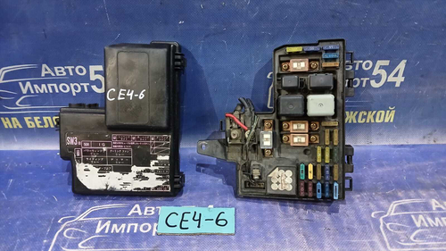 Блок предохранителей подкапотный Honda RAFAGA 1994