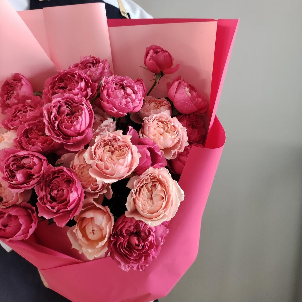 Букет пион кустовых роз