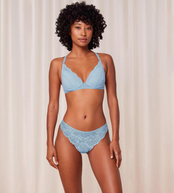 Трусы Triumph Amourette Charm T Highleg Brazilian