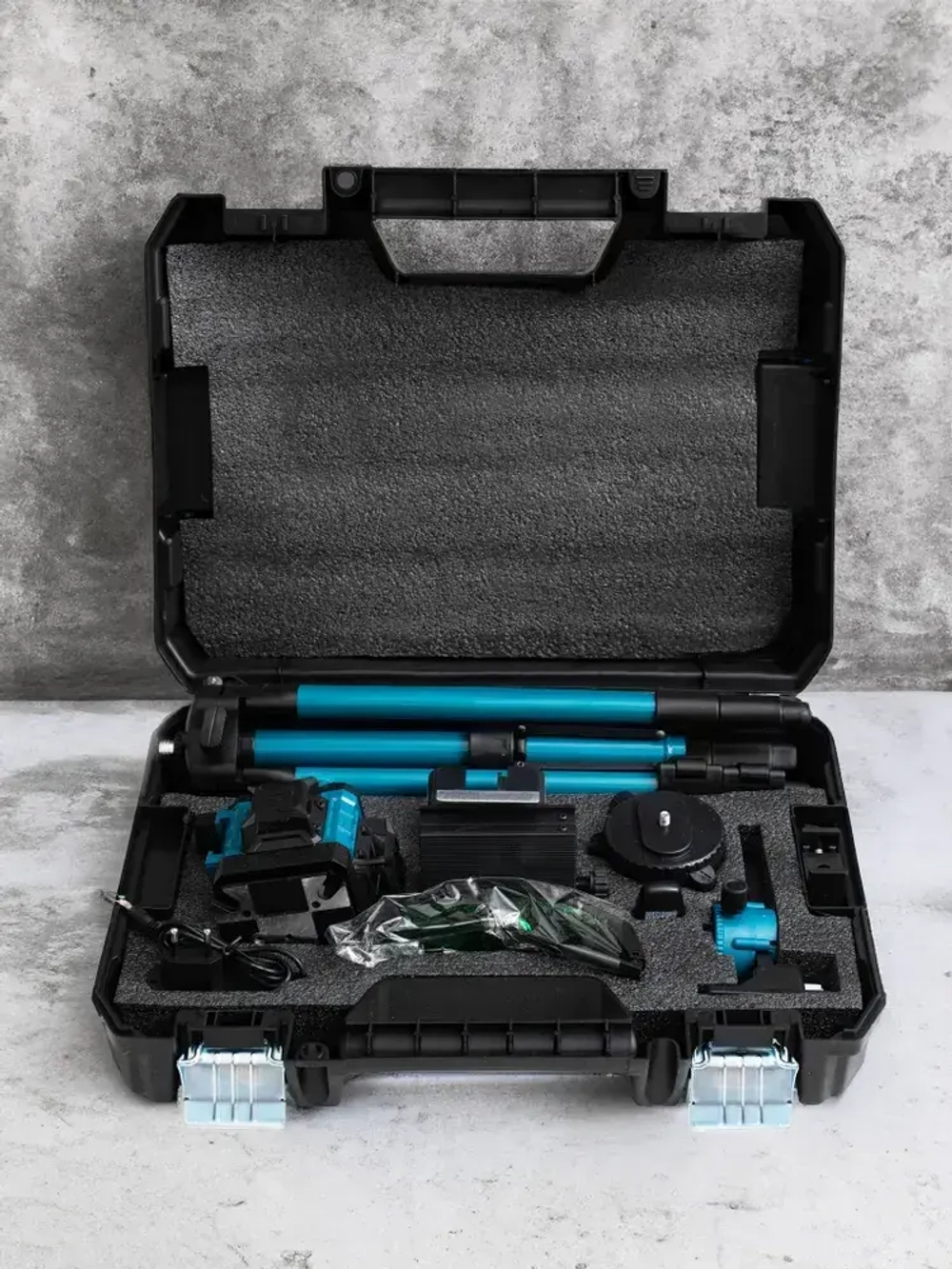 Профессиональный лазерный уровень строительный 360 4D / Нивелир, 16 лучей с пультом управления и штативом, Зеленый луч 360 градус