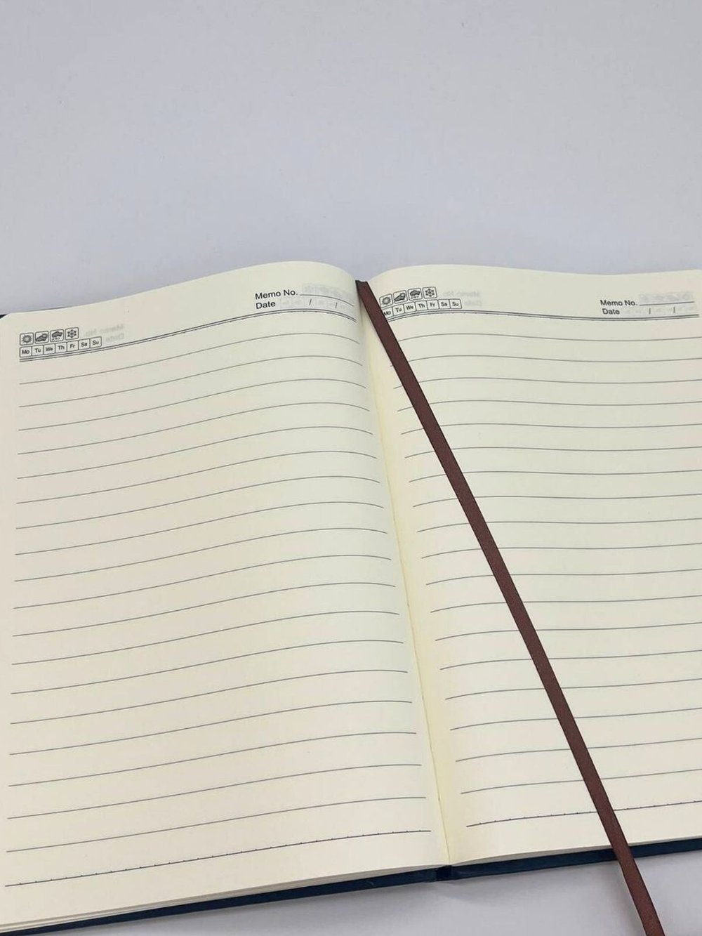 Блокнот 112 л. В5 25*17,5 см лин. т.серый (7674-7)