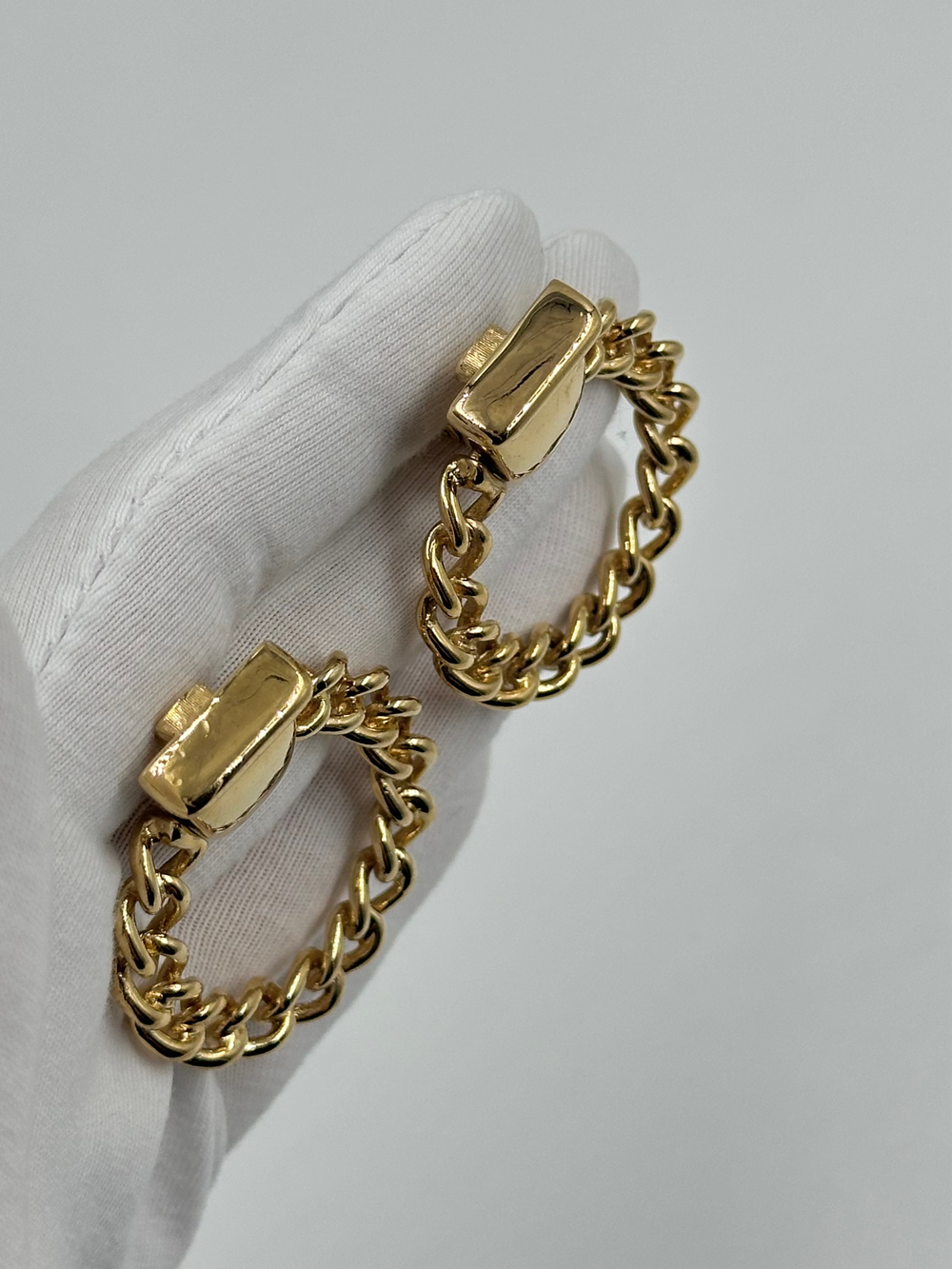 Крупные клипсы Givenchy