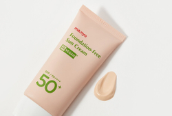 Оригинальный Тонирующий солнцезащитный крем Manyo Foundanation-Free Sun Cream SPF 50+ PA++++