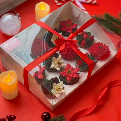 Бокс из 12 цветочных новогодних капкейков - чизкейков