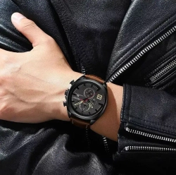 Часы наручные кварцевые CURREN на кожаном ремешке, черный/коричневый W8490-01