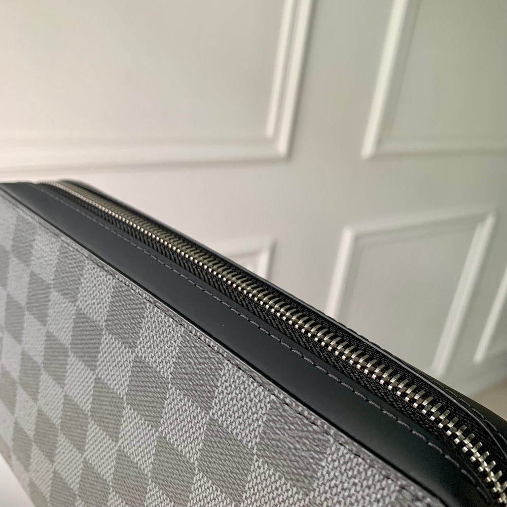 Louis Vuitton Zippy XL Wallet