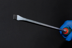 0516M9-12 отвертка шлиц силовая с мет.затыльником