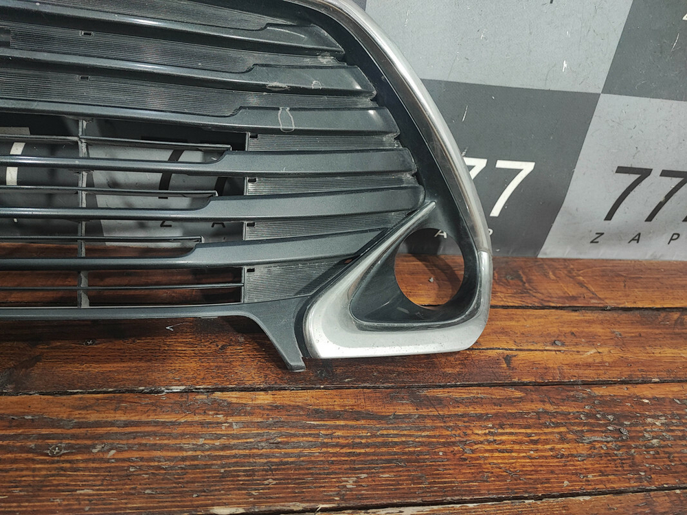 Решетка переднего бампера Toyota Camry (XV50) 14-17 Б/У Оригинал 5311233160