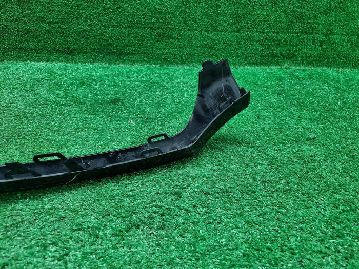 Молдинг бампера LH Mercedes C w205 (14-18) AMG