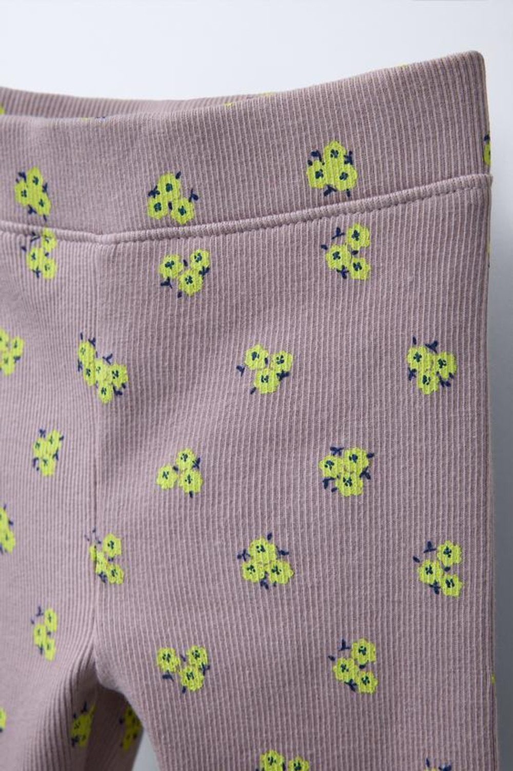 ZARA ЛЕГИНСЫ ИЗ ТКАНИ В РУБЧИК С ПРИНТОМ, СЕРО-КОРИЧНЕВЫЙ