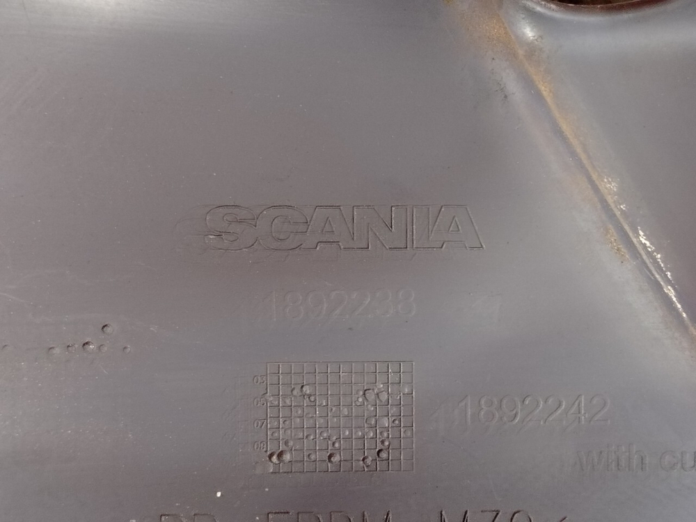 Накладка стойки левой