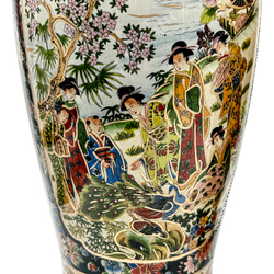 Пара больших интерьерных ваз. Сацума. Фарфор, роспись, селадон. Япония. Нач. ХХ в.