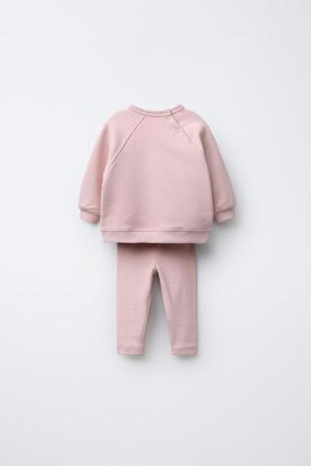 ZARA КОМПЛЕКТ ОДНОТОННОЙ ТОЛСТОВКИ И ЛЕГИНСОВ, РОЗОВЫЙ