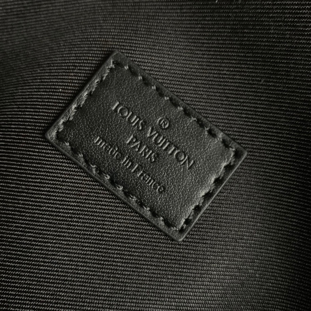 Louis Vuitton Montsouris Wearable Wallet