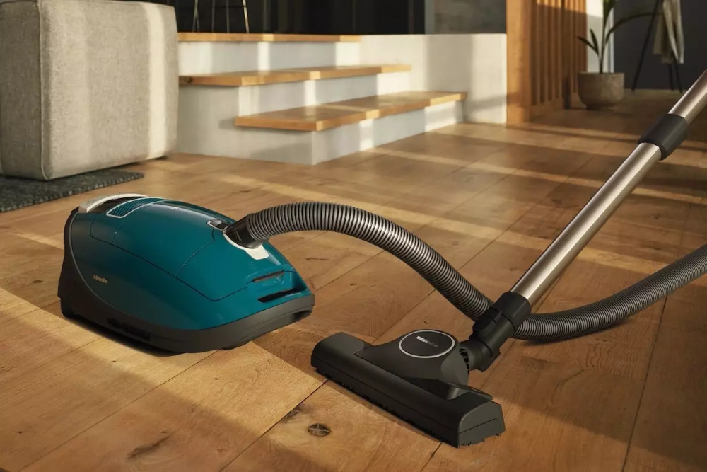Пылесос Miele Complete C3 Petrol 125 Edition зеленый (COMPLETE C3 125 EDITION SGDF3)
