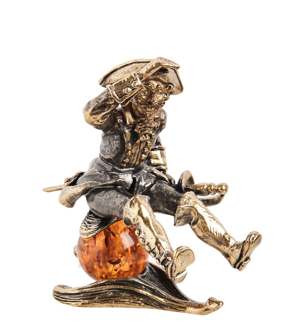 Народные промыслы AM-2026 Фигурка «Барон Мюнхгаузе» (латунь, янтарь)