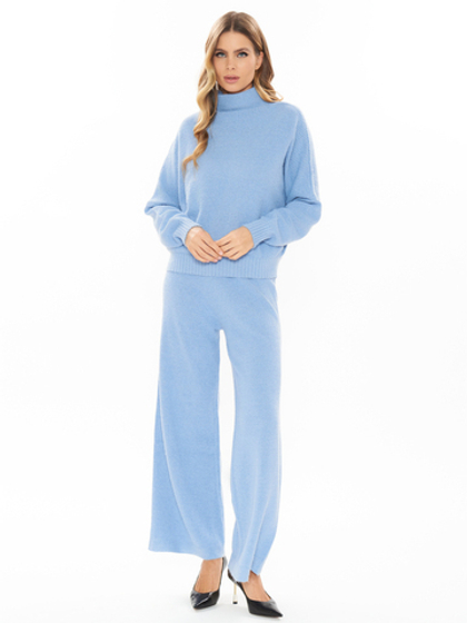 Женский трикотажный костюм-двойка голубой