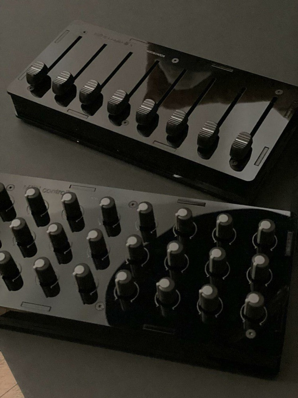 MIDI-контроллер Nakedboards MC-24 Black